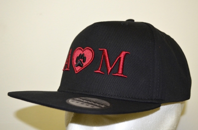 Cappello personalizzato con logo ricamato AM in tecnica 3D