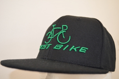 Cappello personalizzato con ricamo FAST BIKE in 3D