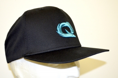 Cappello personalizzato con logo ricamato in tecnica 3D - Lato