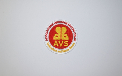 Toppa personalizzata con logo ricamato AVS